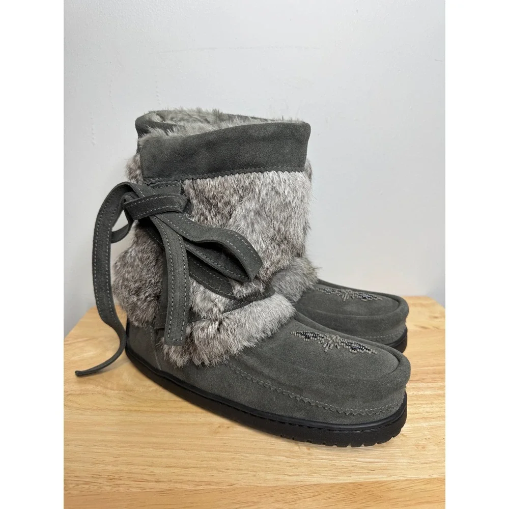 Manitobah Mukluks Beaded Short Wrap Rabbit Fur Shearling Boot Charcoal L8 M6